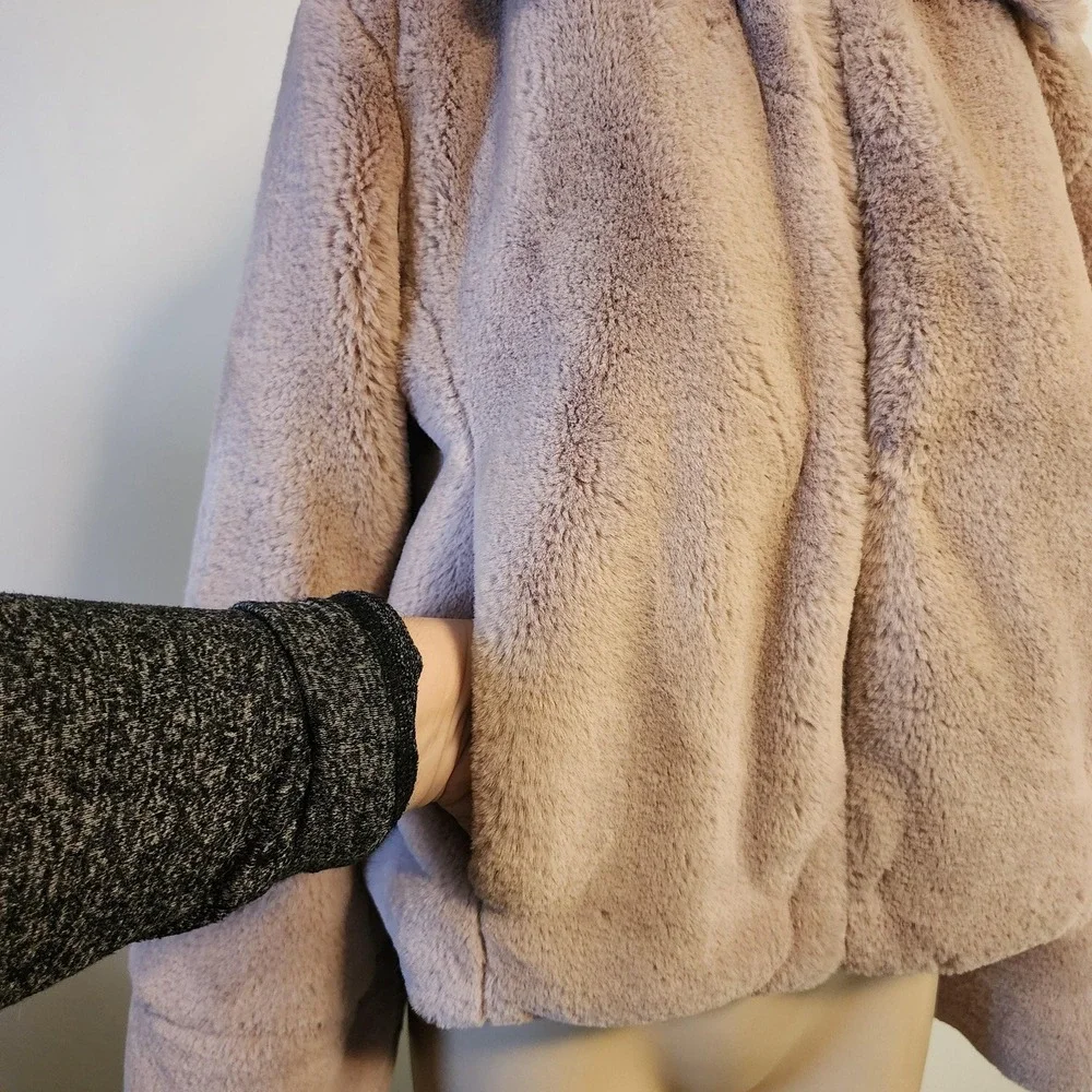 Forever 21 Faux‎ Fur Cropped Coat Pink Tan Wide Sleeve Womens Small
